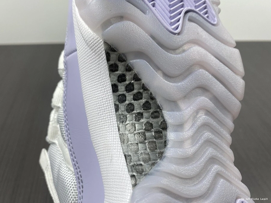 Low AH7860-101 “Pure Violet” Jordan Air 11 0517